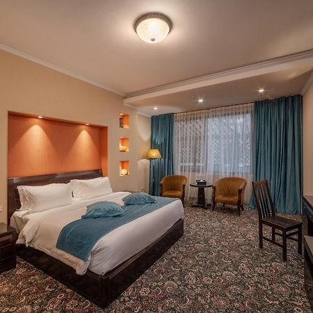Hotel Jannat Regency Biszkek Zewnętrze zdjęcie