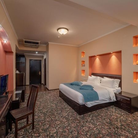 Hotel Jannat Regency Biszkek Zewnętrze zdjęcie