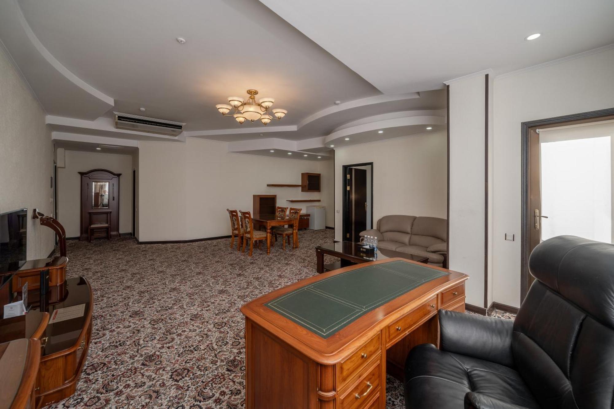 Hotel Jannat Regency Biszkek Zewnętrze zdjęcie