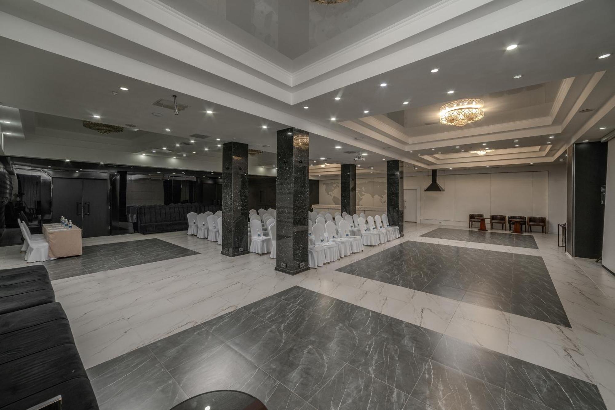 Hotel Jannat Regency Biszkek Zewnętrze zdjęcie