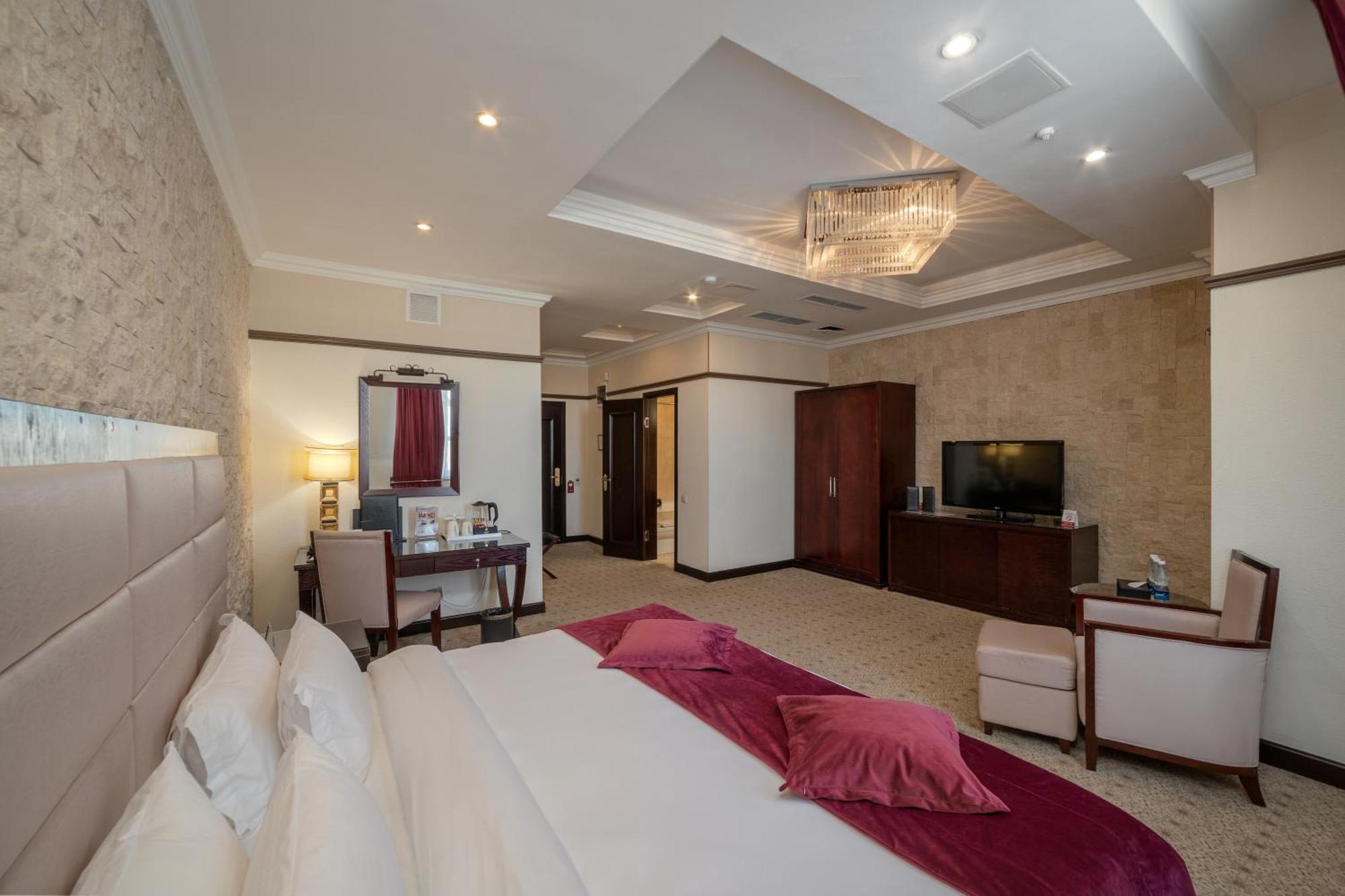 Hotel Jannat Regency Biszkek Zewnętrze zdjęcie