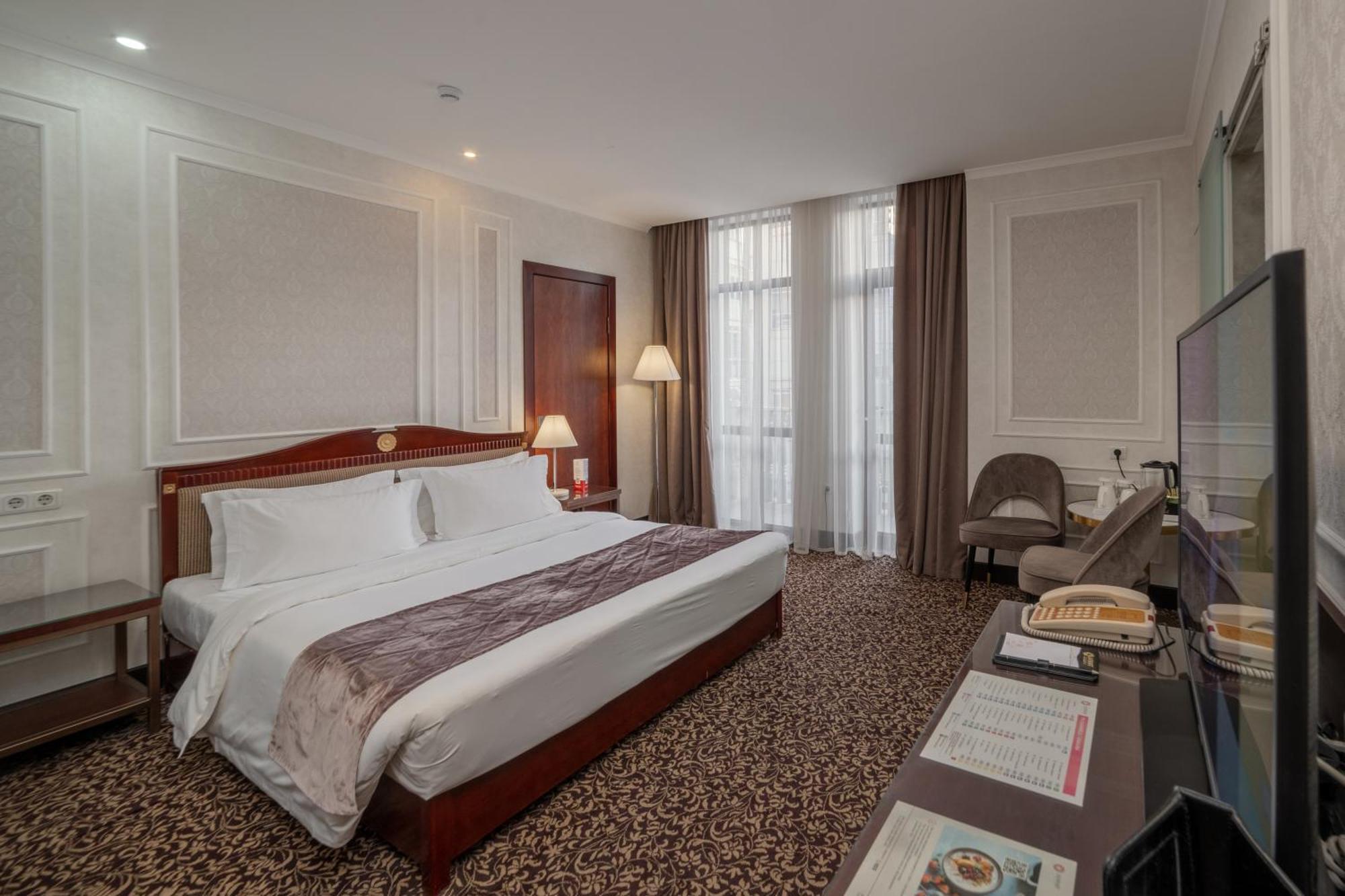 Hotel Jannat Regency Biszkek Zewnętrze zdjęcie