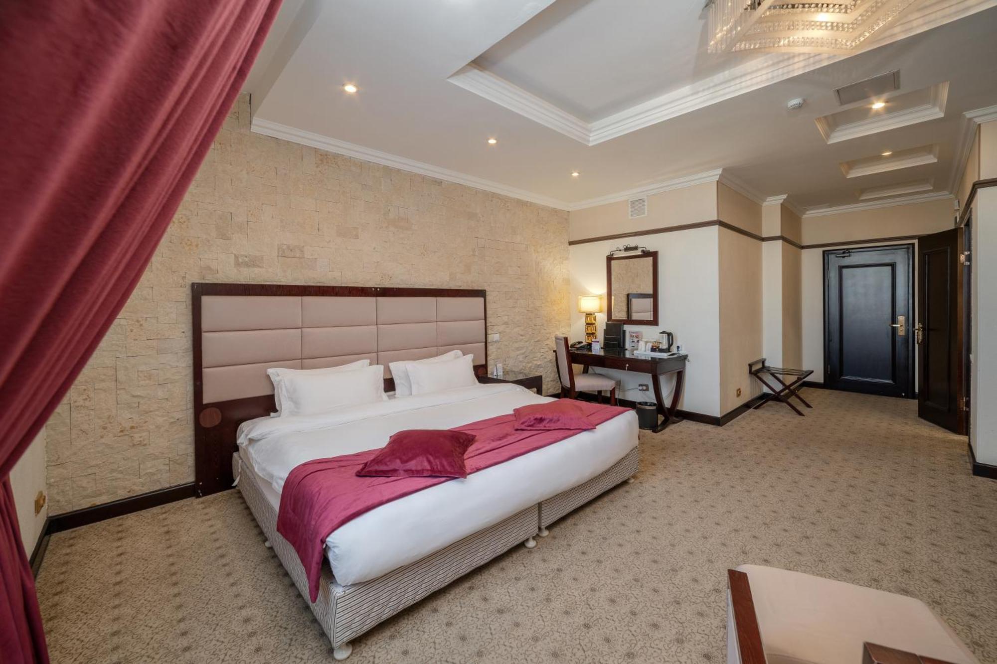 Hotel Jannat Regency Biszkek Zewnętrze zdjęcie