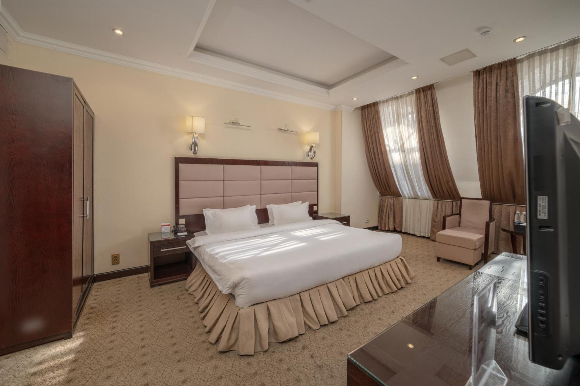 Hotel Jannat Regency Biszkek Zewnętrze zdjęcie