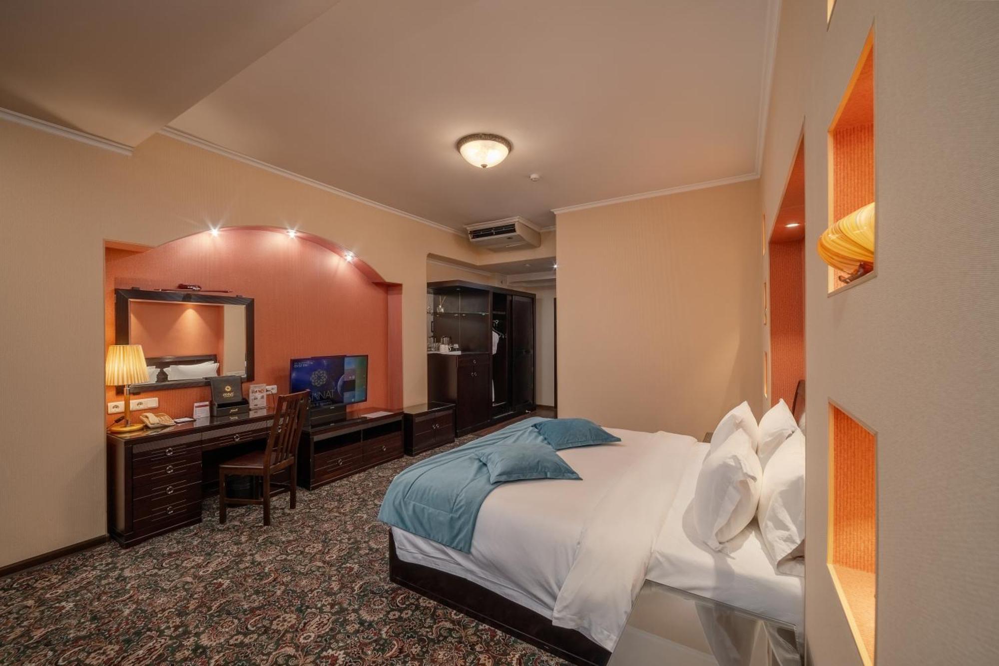 Hotel Jannat Regency Biszkek Zewnętrze zdjęcie