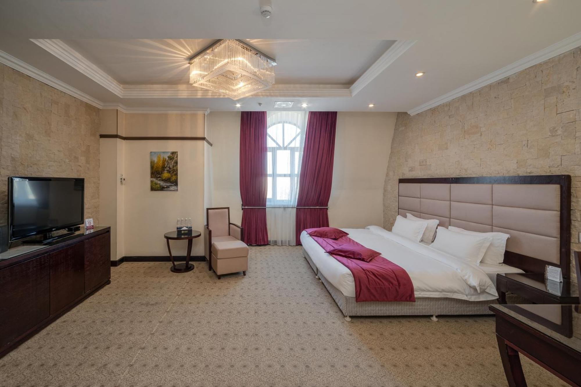 Hotel Jannat Regency Biszkek Zewnętrze zdjęcie